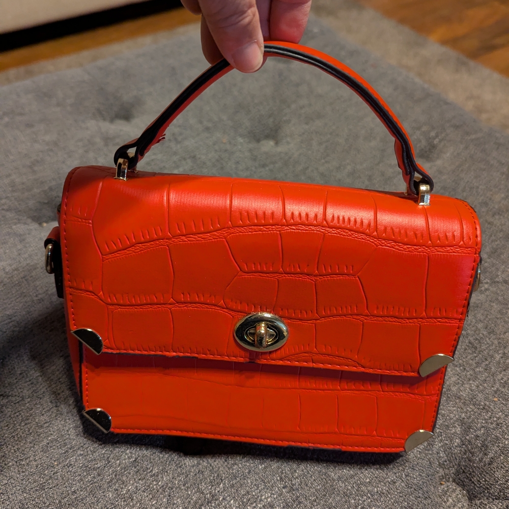 Red Crocodile-Embossed Handbag - Picture 6 of 7